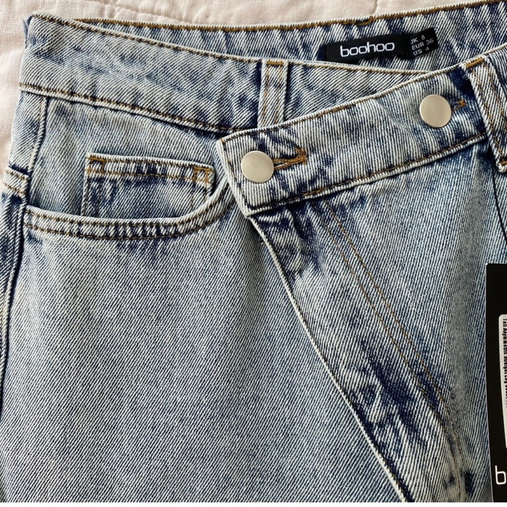 ✨TALL ASYMETRICAL STRAIGHT LEG JEANS✨ - Picture 7 of 7